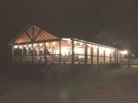 Waterfront cabin on Lake Martin near restaurants, golf and, AU football - Chalets