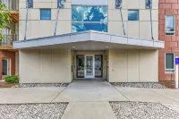 Cozy Nautical Themed 2-bedroom condo with AC in charming Traverse City. - 4-Star