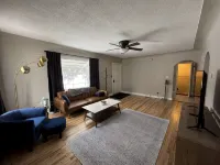 Newly remodeled 2-bedroom house with WiFi, conveniently located in Great Falls