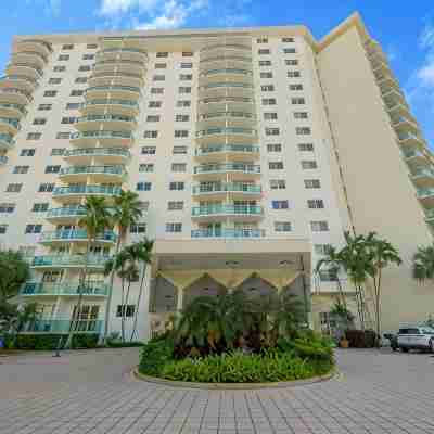 Stunning Ocean View|Steps 2 Beach|Luxe 2BR Retreat Hotel Exterior