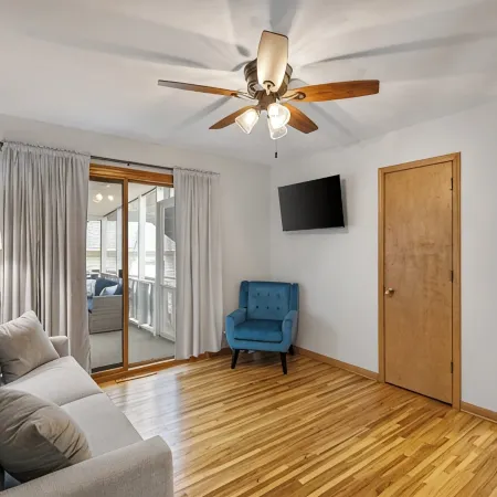 Family Home Min to Henry Dorley Zoo, Charles Schwab Field, Covered Porch, 4TVs