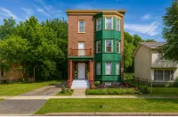 Modern 2BR • Mins to Univ, Zoo, Destiny & Downtown