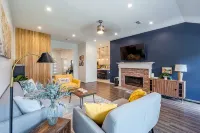 Spacious 4 bed room House Charming Pearland Retreat • Family Friendly - 3-Star