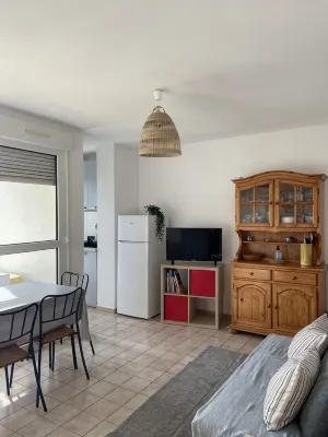 Appartement Lumineux et Chaleureux à 50 Mètres de la Plage ! - 2-Star