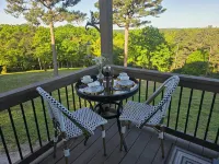 Apartment, Mountain View/Personal Deck Bikers Welcome. Mins to DT Eureka Spgs. - con vistas a la montaña