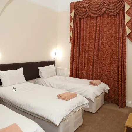 Southseaa Inn Отели рядом с достопримечательностью «Корабль-музей HMS Victory»