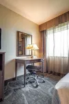 Monte Carlo Inn Airport Suites