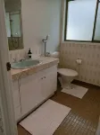 Spacious, comfortable, Pet Friendly 3-Bed House minutes from the Big Pineapple - 3-Star