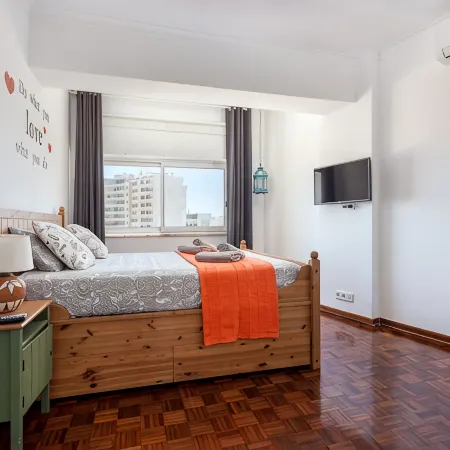 Dreamers duplex with seaview