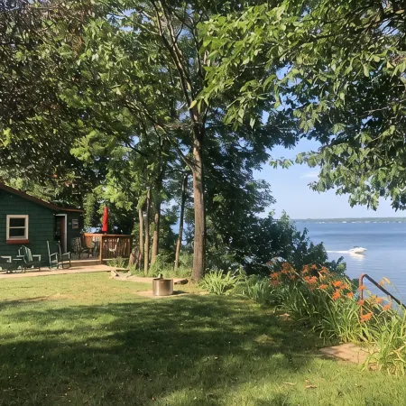 Cozy Cabin with 165 Ft Beach and Wood-Fired Hot Tub! Center of Flx Wine Country!