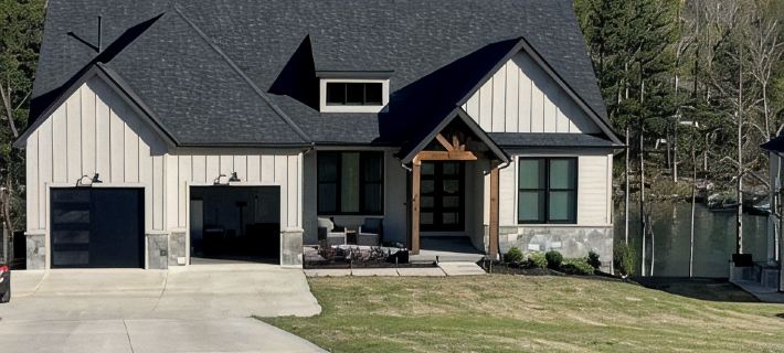 Large 5Br Home on Quiet Cove. Pets Welcome. Private Dock. 3 Fireplaces, Firepit. Hotels in Oconee County
