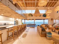 Tohora by Tahiti Homes 5-bedroom beachfront villa with swimming pool. Hotels in Te'avaro