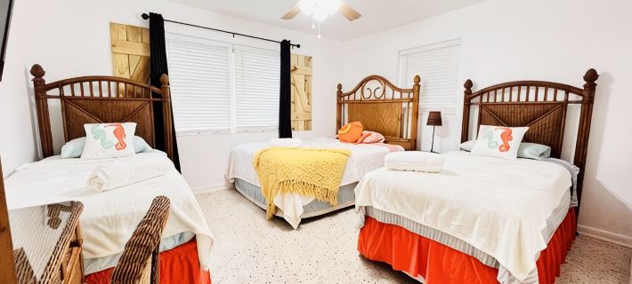 Jensen Beach Getaway/Pool-Downtown & Beaches. Hotels in Jensen Beach