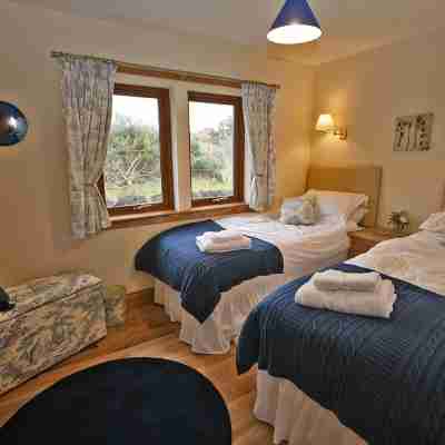 Luxury lodge situated idyllically on the edge of a small working farm Rooms
