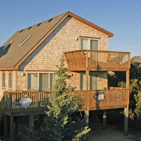 Avon NC OBX Dog-Friendly Home - Short walk to the Beach or Sound - PARK PLACE