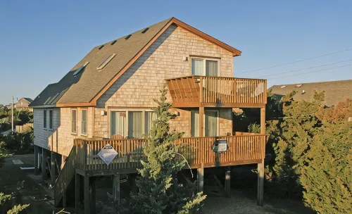 Avon NC OBX Dog-Friendly Home  - Short walk to the Beach or Sound - PARK PLACE