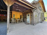Charming cabin in Appalachian mountains of Cabins, WV with full amenities