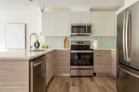 Luxury 2 Bedroom Furnished Apartment in Heart of Quincy - Wi-Fi