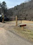 Experience nature, right by Hillsville, Va. a few ft from a stocked creek. - Homestays