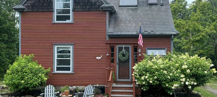 Island Home Minutes Away from beaches, hiking, kayaking, or seaside dining Hotels in Harpswell