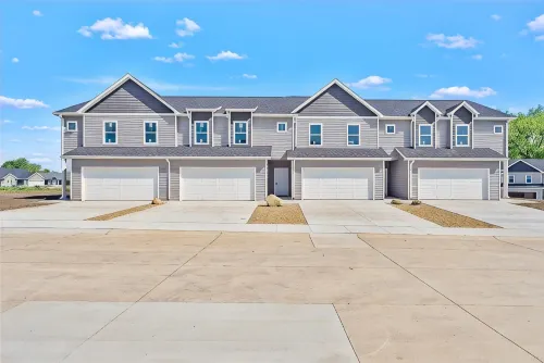 Spectacular Cedar Falls Townhome!