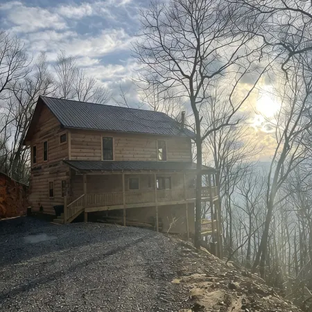 Beautiful and relaxing mountain log cabin with stunning views