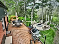 Near Pictured Rocks and trails, access to AuTrain River, has private hot tub - 무료 와이파이