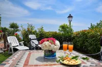 The Rose Garden: Your Piece of Amalfi - Just 5 Steps in! - Villaer