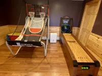 ADK Lake House Vacation, Cozy 5 Bedroom & 2 Bath ウェッブのホテル