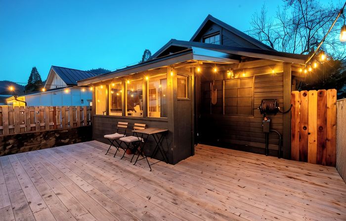 Warren House · 1800s Cottage · Hot Tub · Game Room · 3Br · Downtown Rogue River
