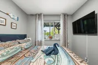 Lake Vibez: 5Br Pocono Lakefront, Private Dock, Swim, Kayaks, Boats & Golf - 4 tähden