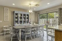 Bel · Boardwalk POOL Home w Bikes and Boat Parking - Wi-Fi