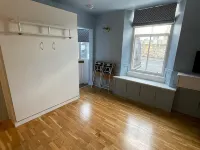 Elie Residence Studio Apartment, perfect for 2! Ground-floor. Hotels in Leven