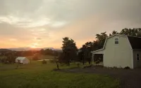 On farm cottage with mountain views.