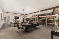 Lake & Mountain views, close to ski fields. Executive living - 3 bed/3 bath, spa - pemandangan pegunungan