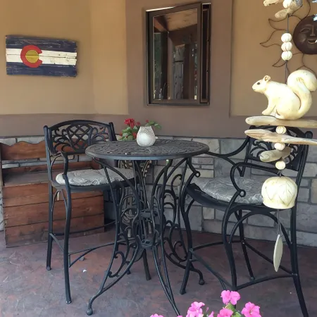 Forest Estate Guest Quarters-Seclusion- Just Minutes from Town