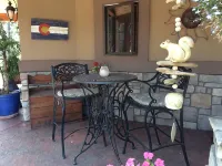 Forest Estate Guest Quarters-Seclusion- Just Minutes from Town