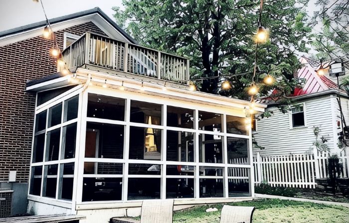 Helen's House-3 bed, 2 bath bungalow 3 blocks from Main Street!!!