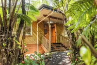 Charming 2-bedroom lodge in beautiful Volcano with Hot Tub - Stuga