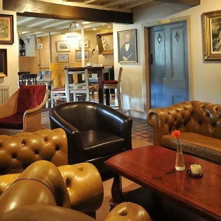 White Hart Cafe Bar & Bistro