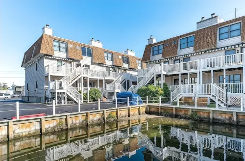 Fenwick Island, 1 block to beach, 2 BR condo, Sleeps 6, 2 parking spots - Homestay