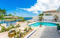 Private Luxury Waterfront Villa with Pool -  Casas de vacaciones