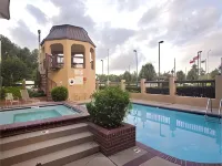 Days Inn by Wyndham Longview South - Pools