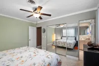 3 BR /3 BA with Private Pool & Patio Near Beaches - Homestays