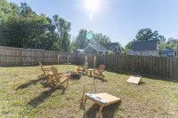 Fam/Biz-Friendly 3BD w/ Fire pit & BBQ - Downtown - 4-Star