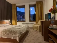 Granat Double Room 3- Next to Gondola Lift Hotels in 