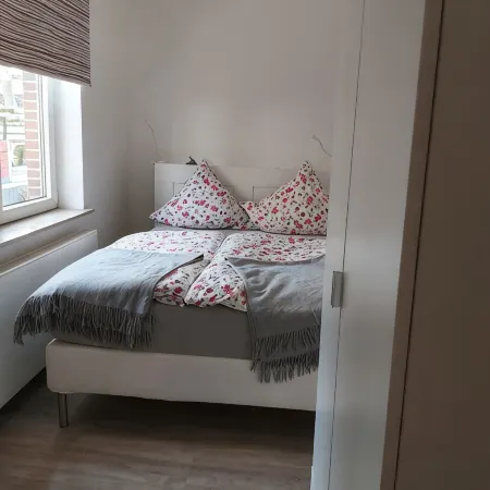 Modern apartment with south-facing terrace near the center.