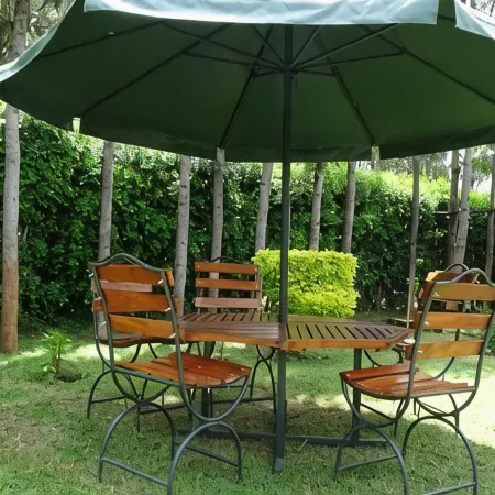 Wooden Knee Cottages Nanyuki