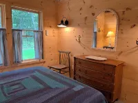 Firefly Cottage in the Heart of the FingerLakes. Amazing Vineyard Views