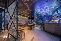 Futura Boutique Hostel - Hostels
